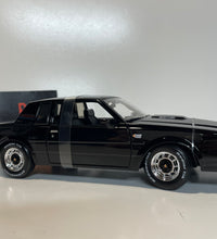 Maisto 1/18 Scale - 1987 Buick Grand National Diecast Model Car.