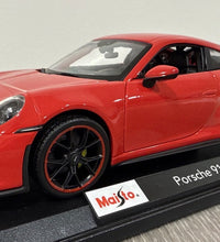 Maisto Diecast Model Special Edition 1:18 scale Porsche 911 GT3 Red.