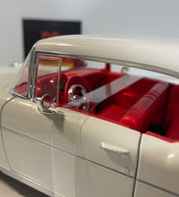 Maisto 1/18 Scale - 1957 Chevrolet Bel Air Coupe Diecast Model Car.