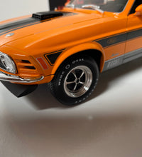 Maisto 1970 Ford Mustang Mach 1 1/18 Scale Diecast Model American Muscle Car.