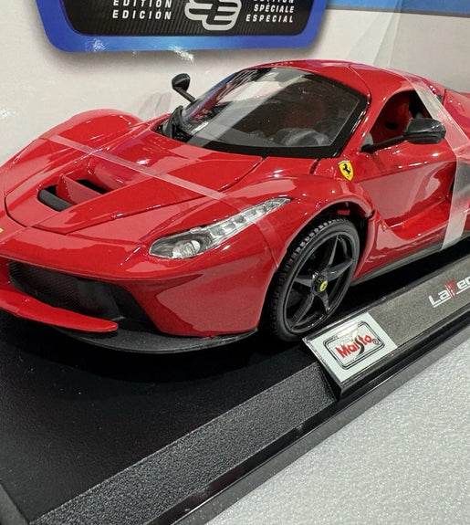 Maisto La Ferrari Red 1:18 Scale Diecast Model Car.