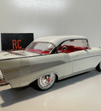 Maisto 1/18 Scale - 1957 Chevrolet Bel Air Coupe Diecast Model Car.