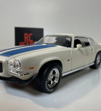 Maisto 1:18 Scale 1971 Chevrolet Camaro Diecast Model Car American Muscle