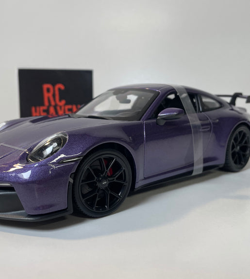 Maisto Diecast Model Special Edition 1:18 scale Porsche 911 GT3 Purple.