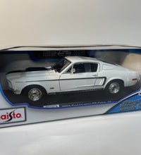 Maisto 1:18 Scale 1968 Ford Mustang GT Cobra Jet Diecast Model Car Muscle Car