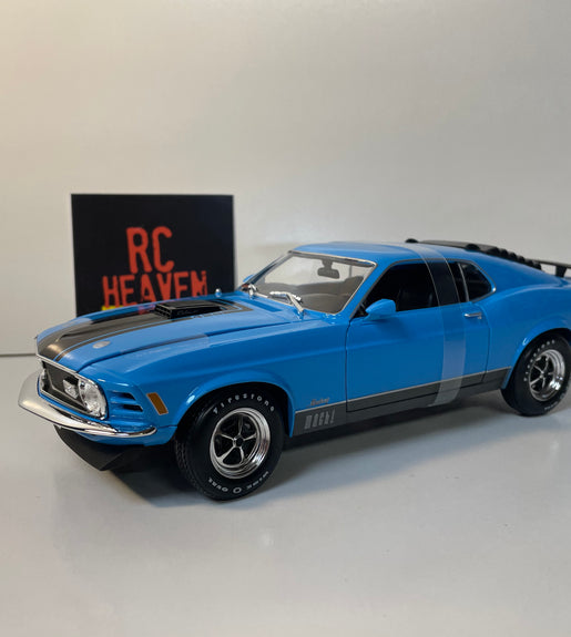 Maisto 1970 Ford Mustang Mach 1 - 1/18 Scale Diecast Model American Muscle Car.