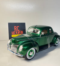 Maisto 1939 Ford Deluxe Coupe  1/18 Scale Diecast Model American Classic Car.