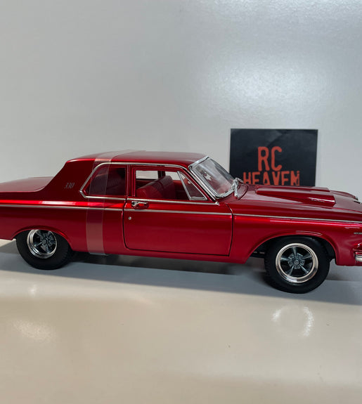 Maisto 1:18 Scale 1963 Dodge 330 Diecast Model Car Red Custom Hot Rod.