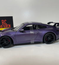 Maisto Diecast Model Special Edition 1:18 scale Porsche 911 GT3 Purple.