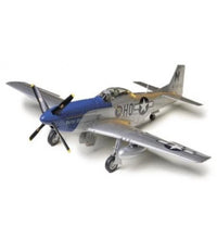 Tamiya 1/48 Scale WWII USAF North American P-51D Mustang Plastic Model Kit No: 61040
