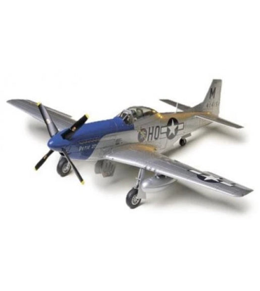 Tamiya 1/48 Scale WWII USAF North American P-51D Mustang Plastic Model Kit No: 61040
