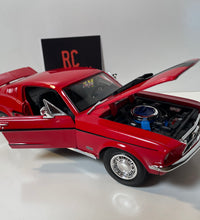 Maisto 1:18 Scale 1968 Ford Mustang GT Cobra Jet Diecast Model Car Muscle Car