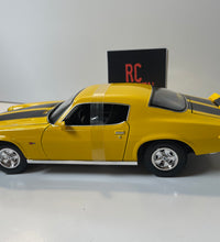 Maisto 1:18 Scale 1971 Chevrolet Camaro Diecast Model Car American Muscle