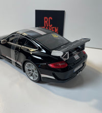 Maisto 1/18 Porsche 911 GT3 RS4.0