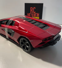 Maisto Lamborghini Countach LPI 800 - 4 1/18 Scale Diecast Model Car.