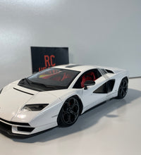 Maisto 1/18 Scale Diecast Lamborghini Countach LPI 800-4 - White Model Car