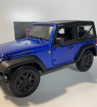 Maisto 1:18 Scale Diecast Model Car  2014 Jeep Wrangler Willys.