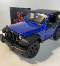 Maisto 1:18 Scale Diecast Model Car  2014 Jeep Wrangler Willys.