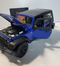 Maisto 1:18 Scale Diecast Model Car  2014 Jeep Wrangler Willys.