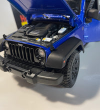 Maisto 1:18 Scale Diecast Model Car  2014 Jeep Wrangler Willys.