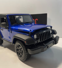 Maisto 1:18 Scale Diecast Model Car  2014 Jeep Wrangler Willys.