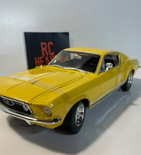 Maisto 1967 Ford Mustang GTA Fastback 1/18 Diecast Model American Muscle Car